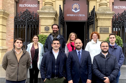 Koppert estudia la comercialización del primer hongo para el control biológico de la mosca del olivo